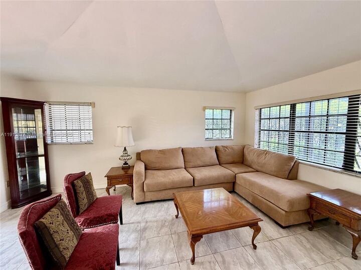 Property Photo: 12340 SW 95th Ter FL 33186