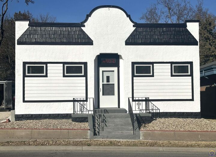 2012 SW 10th Ave  Topeka KS 66604 photo