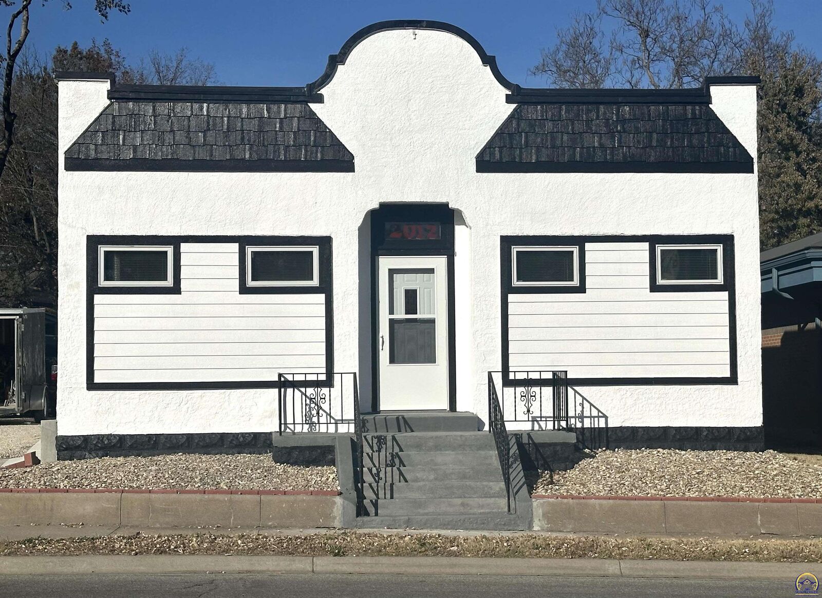 Property Photo:  2012 SW 10th Ave  KS 66604 