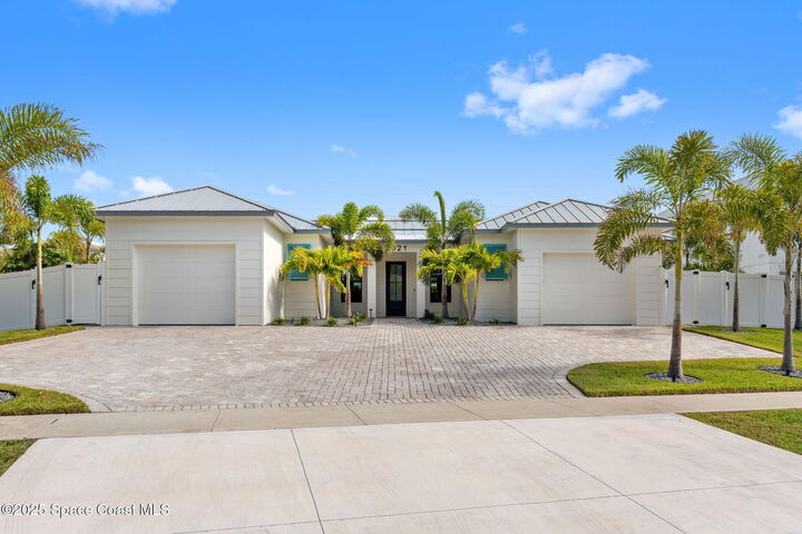 Property Photo:  2021 S Orlando Avenue  FL 32931 