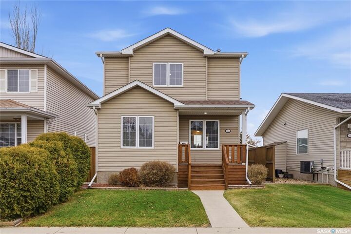 Property Photo: 814 Rutherford Way SK S7N 4X8