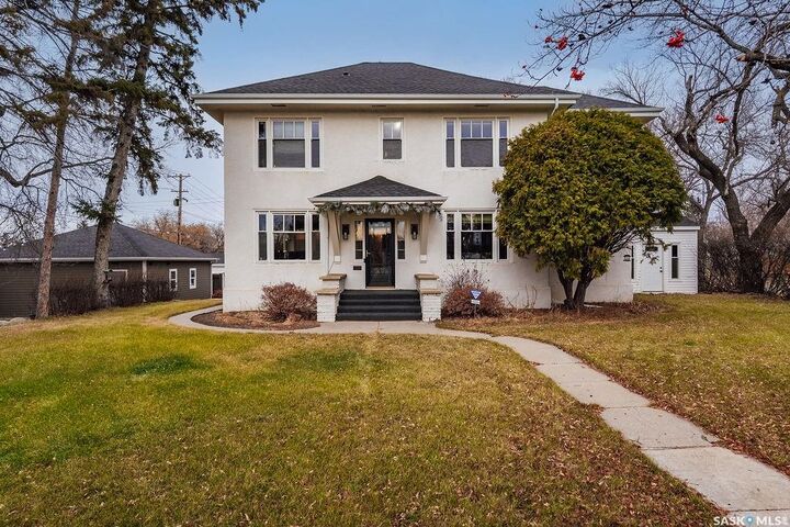902 32nd Street W  Saskatoon SK S7L 0T7 photo