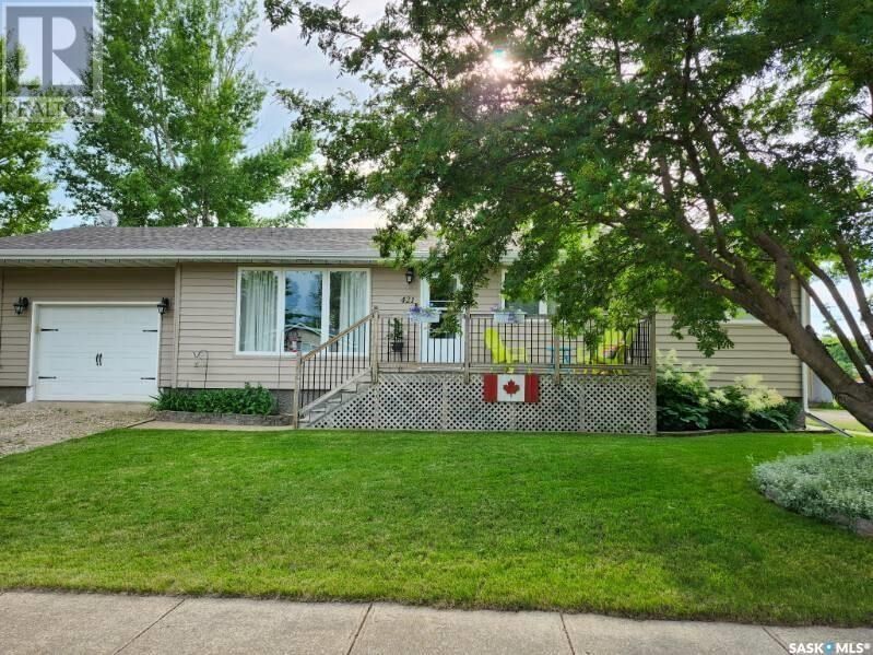Property Photo: 421 Logan Avenue SK S0J 3B0