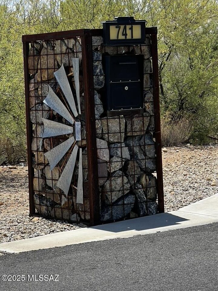 Property Photo:  741 W Via De Suenos  AZ 85622 