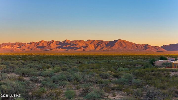 Property Photo:  997 E Josephine Saddle Place  AZ 85614 