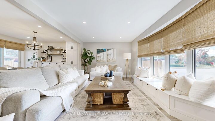 Photo de la propriété: 848 Liverpool Road ON L1W 1S4