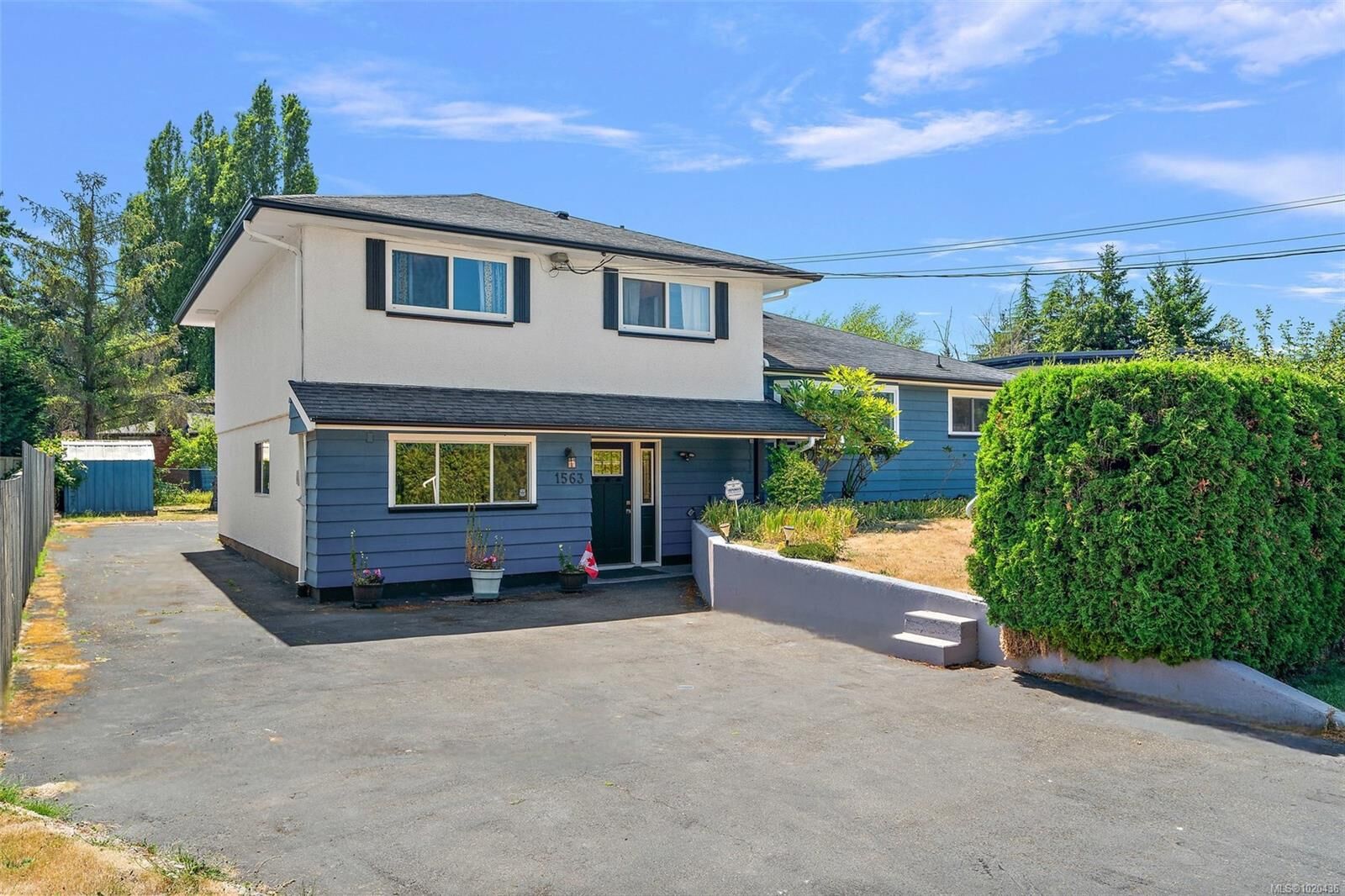 Property Photo:  1563 Kenmore Rd  BC V8N 2E2 