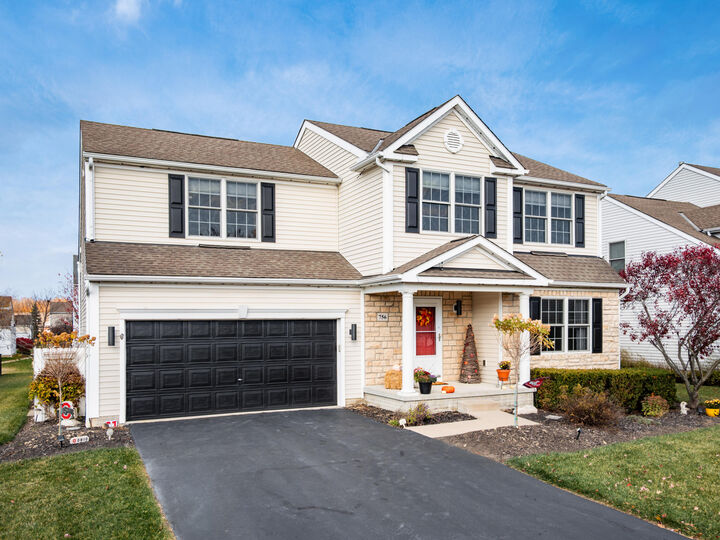 Property Photo: 756 Stallion Way OH 43040