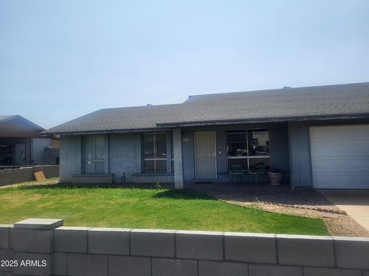 Property Photo: 8719 W Avalon Drive AZ 85037