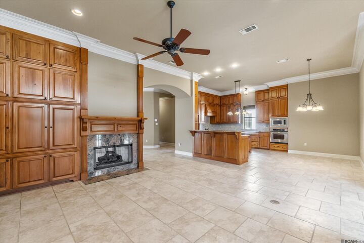 Property Photo: 19455 Kellywood Ct LA 70809