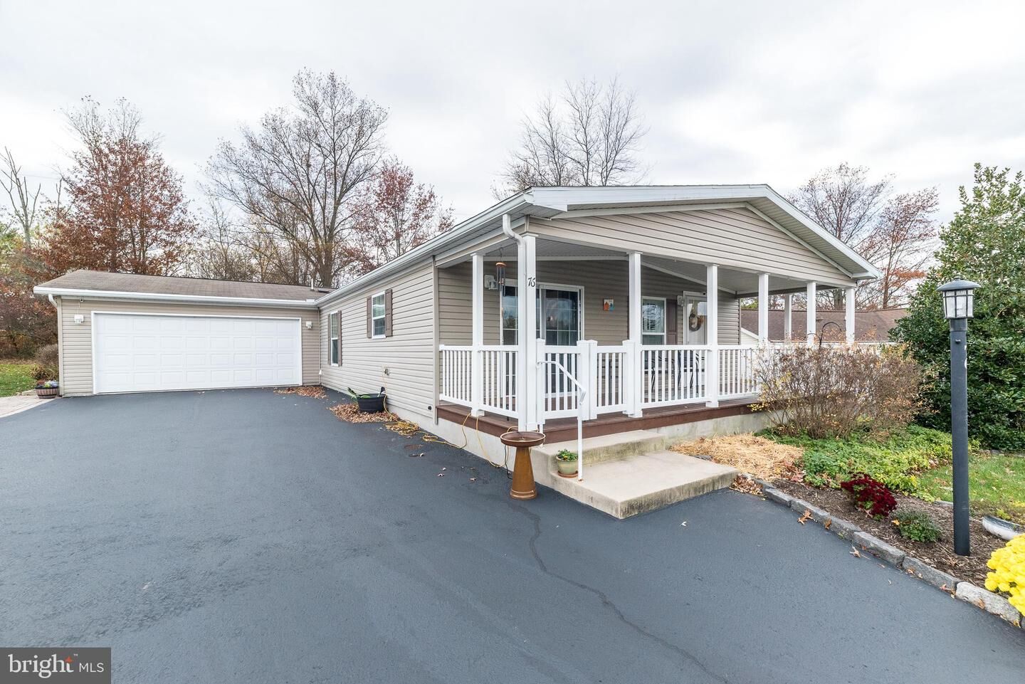 Property Photo:  76 Waterford Lane T 76  PA 18960 