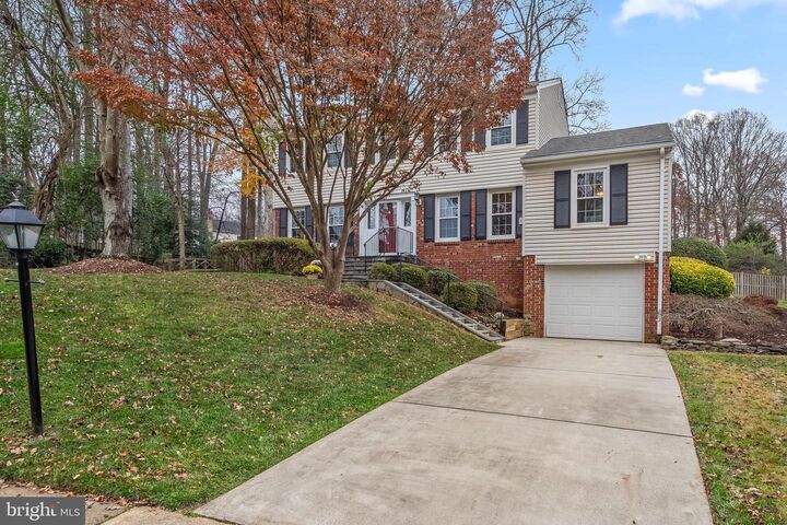 Property Photo:  5307 Amber Court  VA 22015 