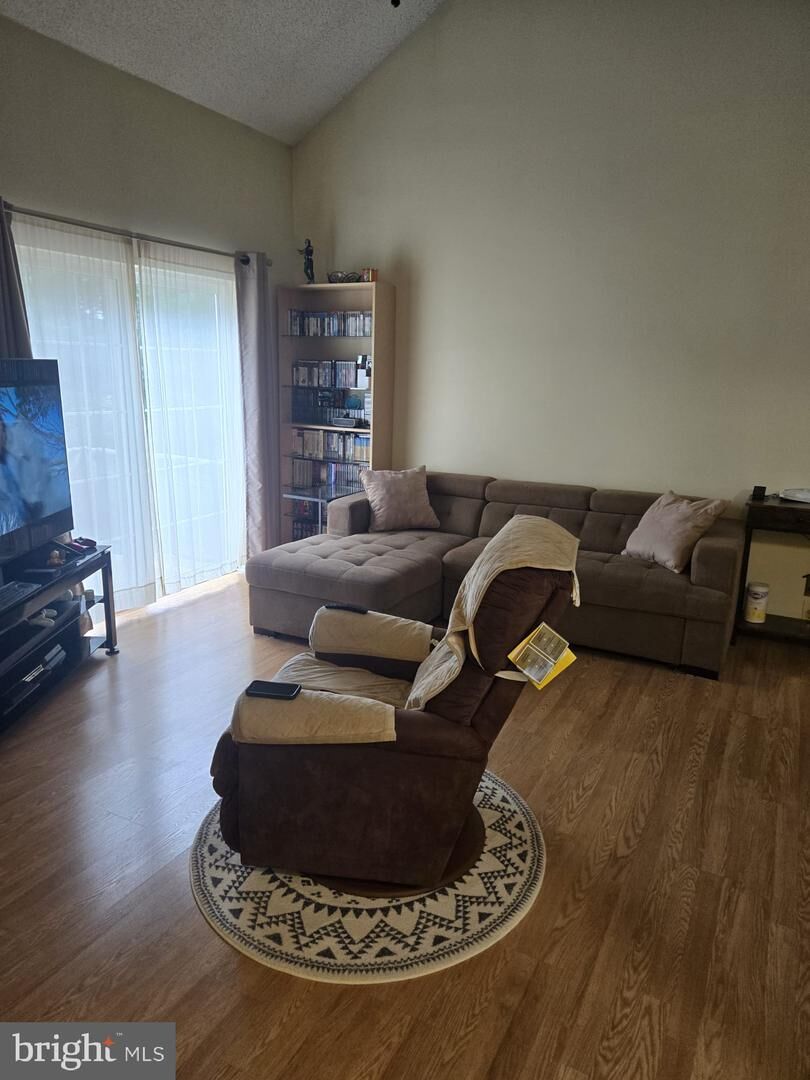 Property Photo: 3004 Heatherstone Court B NJ 08054