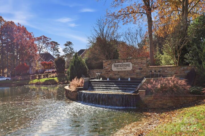 Property Photo: 16106 Northstone Drive NC 28078