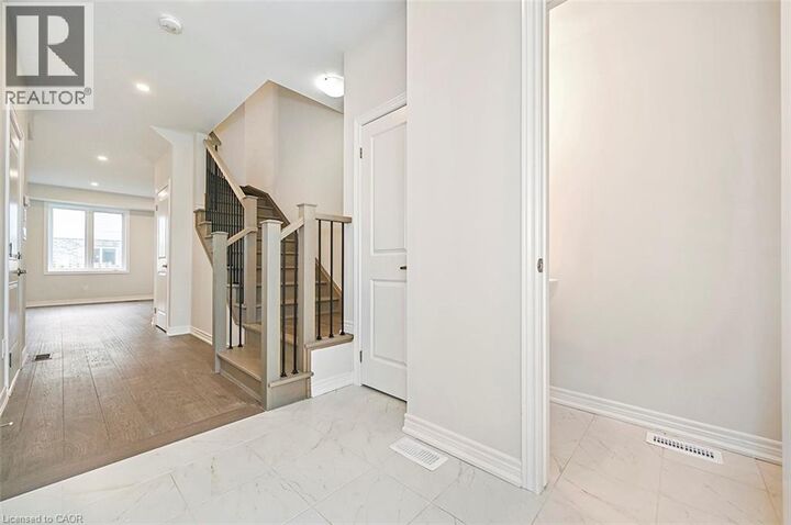 Property Photo:  20 Jellicoe Court  ON L9A 4T1 