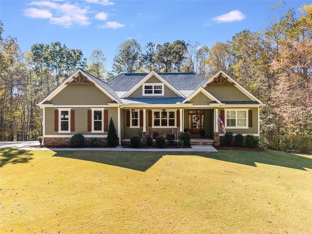 Property Photo:  1001 Glenloch Road  GA 30170 