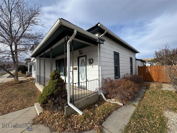 Property Photo: 412 W Park Avenue W MT 59711