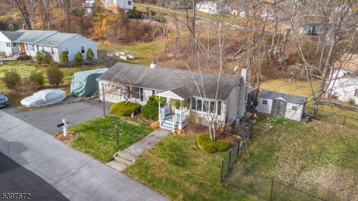 Property Photo:  2 Tomahawk Trl  NJ 07461 