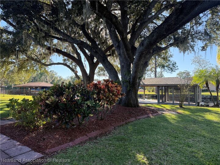 Property Photo:  1002 Peachtree Drive  FL 33852 