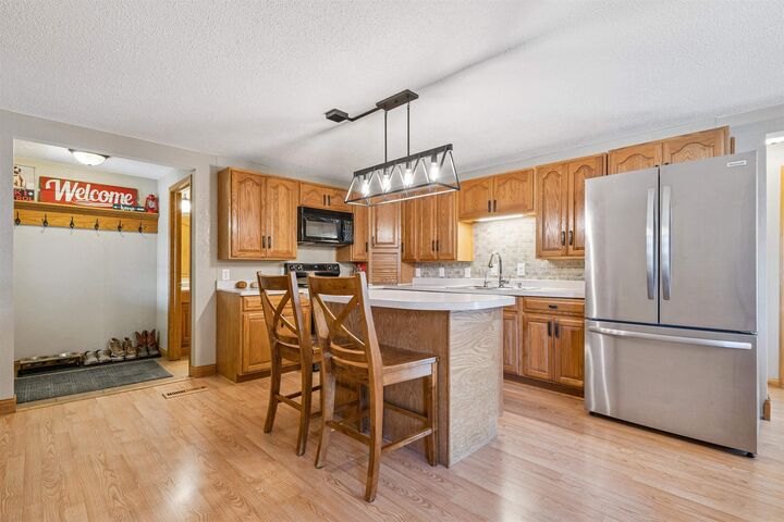 1671 Jamestown Avenue  Independence IA 50644 photo