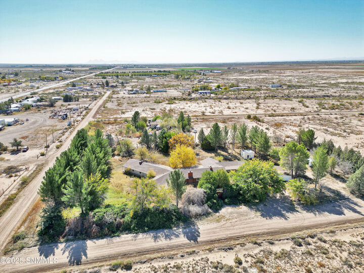 Property Photo:  110 SW Creosote Road  NM 88030 