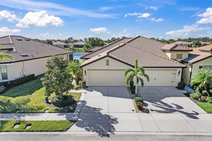 Property Photo: 5438 Sunset Falls Drive FL 33572