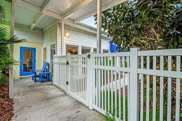 Property Photo: 717 Jacaranda Road FL 34216