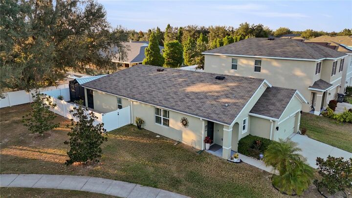 Property Photo:  102 Cinnamon Bark Place  FL 33594 