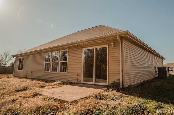 Property Photo:  202 Casimir Court  MO 65583 