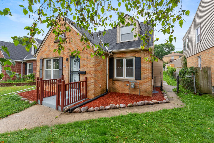 Property Photo: 3824 N 54th Blvd WI 53216