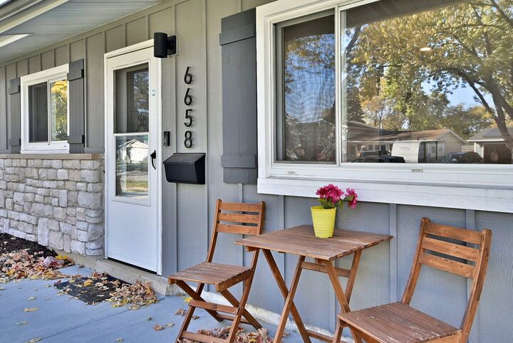 Property Photo:  6658 Valley View Road  IL 60133 