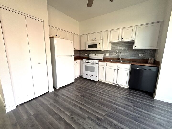 Property Photo:  3311 Edward Street  IL 60545 