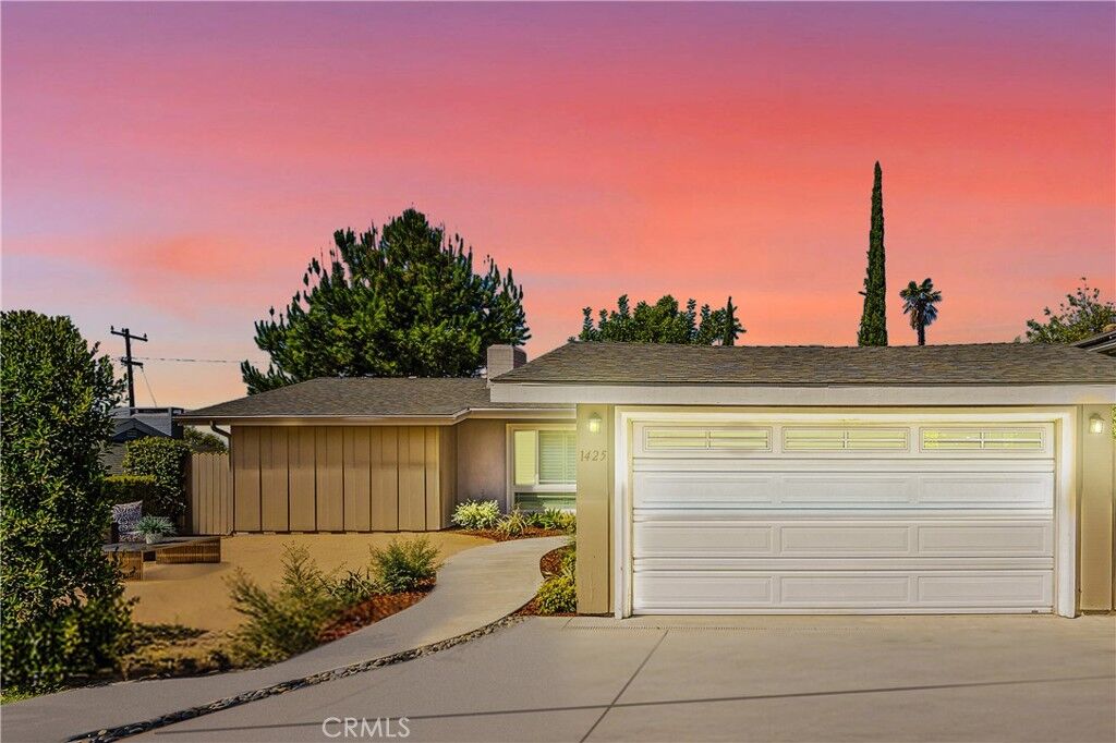 Property Photo:  1425 Hastings Ranch Drive  CA 91107 