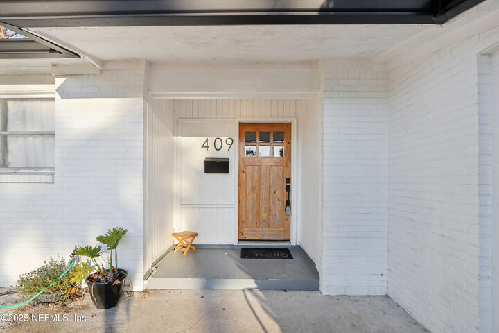 Property Photo: 409 Sailfish Drive E FL 32233