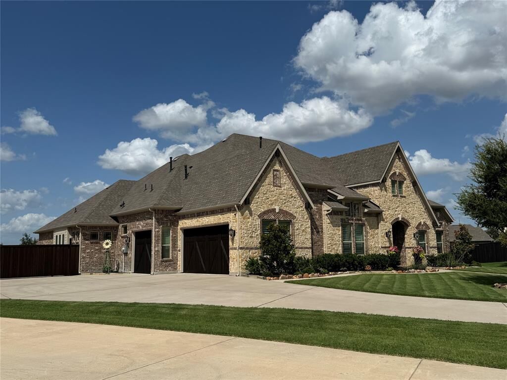 Property Photo:  1611 Saint Claire Court  TX 75078 