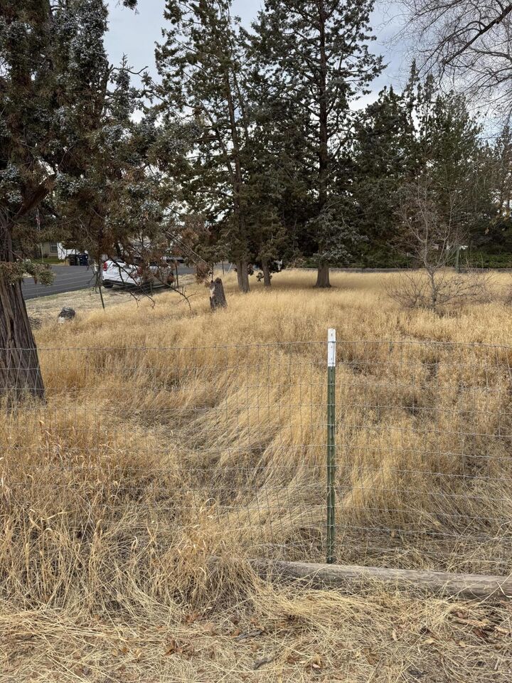 Property Photo: 3775 NW Poplar Avenue OR 97756