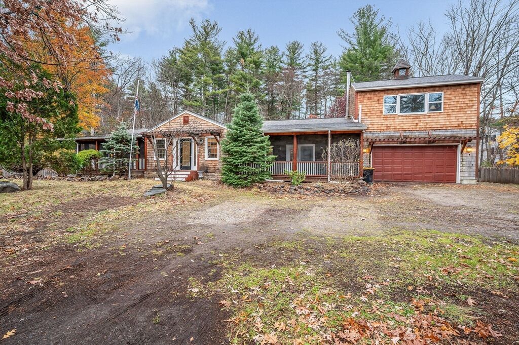 Property Photo:  33 West St  MA 01886 