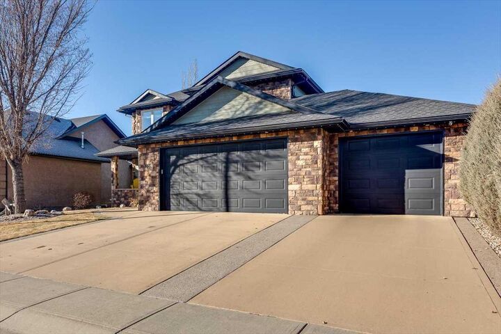 Property Photo: 38 Estella Crescent AB T4L 2M3