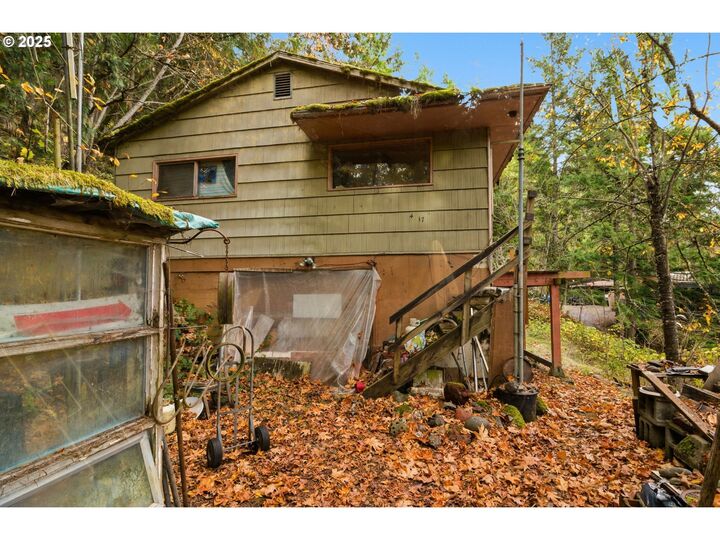 Property Photo: 48117 E 2nd St OR 97463