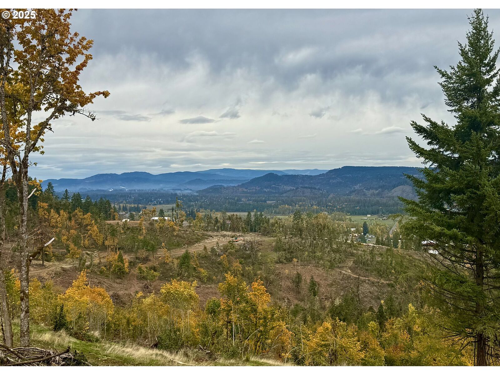 Property Photo: 37308 Hyw 58 OR 97455