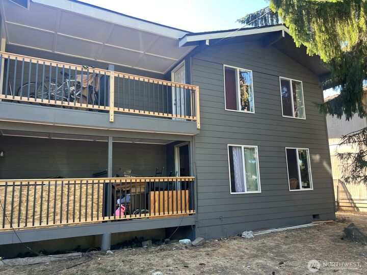 Property Photo: 10443 17 Avenue SW WA 98146