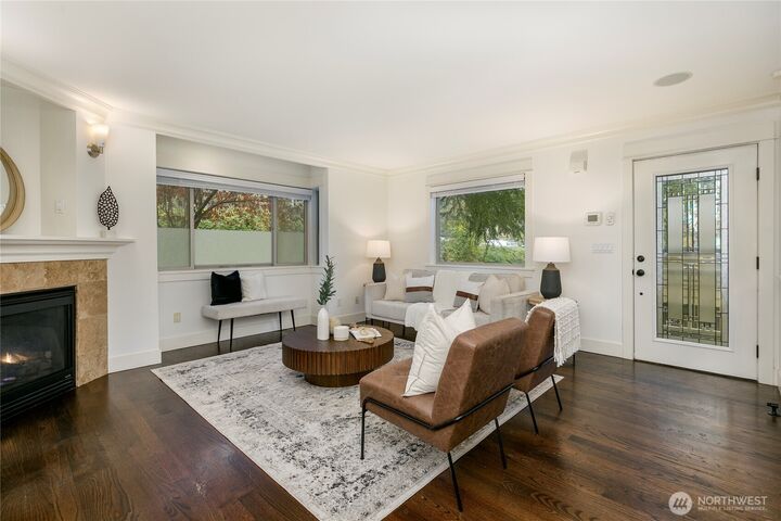 Property Photo: 2817 14th Avenue W A WA 98119