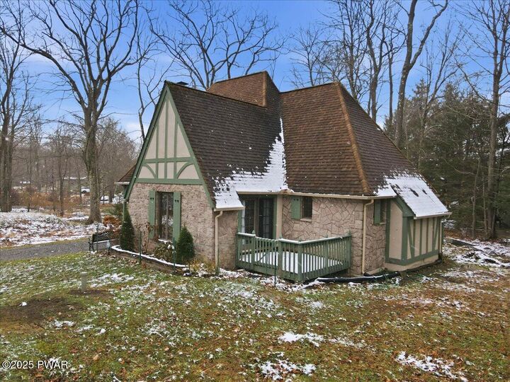 Property Photo: 101 Cherry Point Circle PA 18325