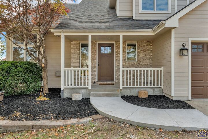 Property Photo:  6445 SW 21st Ter  KS 66614 