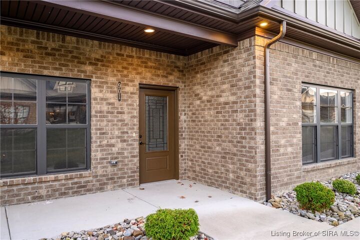 Property Photo:  901 Glenwood Gardens Drive  IN 47172 