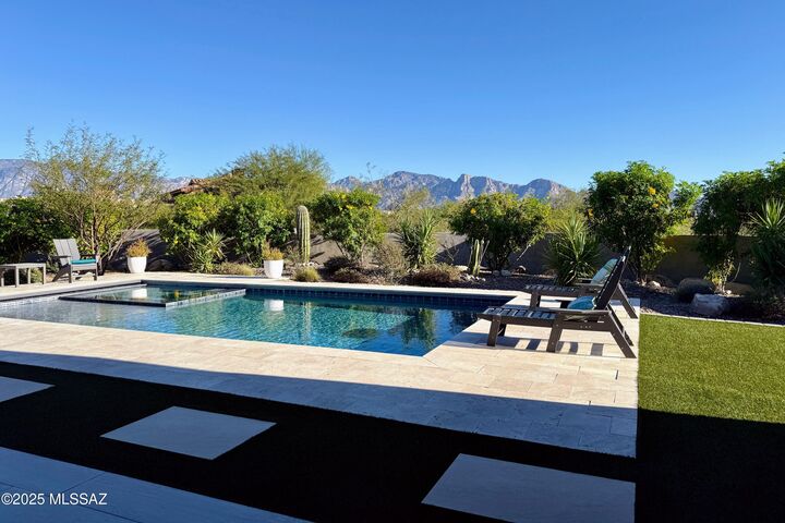 Property Photo: 725 W Tortolita Mountain Ci W AZ 85755