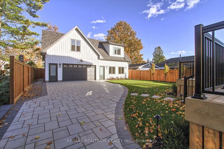 Photo de la propriété: 667 Pleasant Street ON L1W 1P8