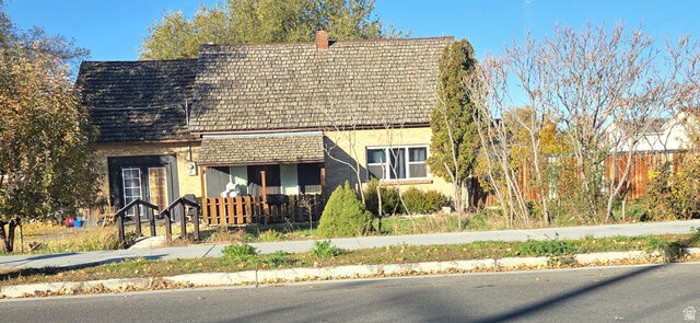 Property Photo: 327 N 400 W UT 84337