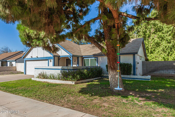 Property Photo:  668 E Estrella Drive  AZ 85225 