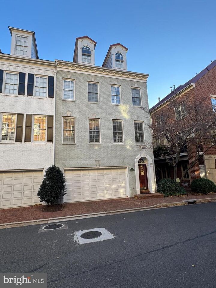 Property Photo:  16 Wharf Street  VA 22314 